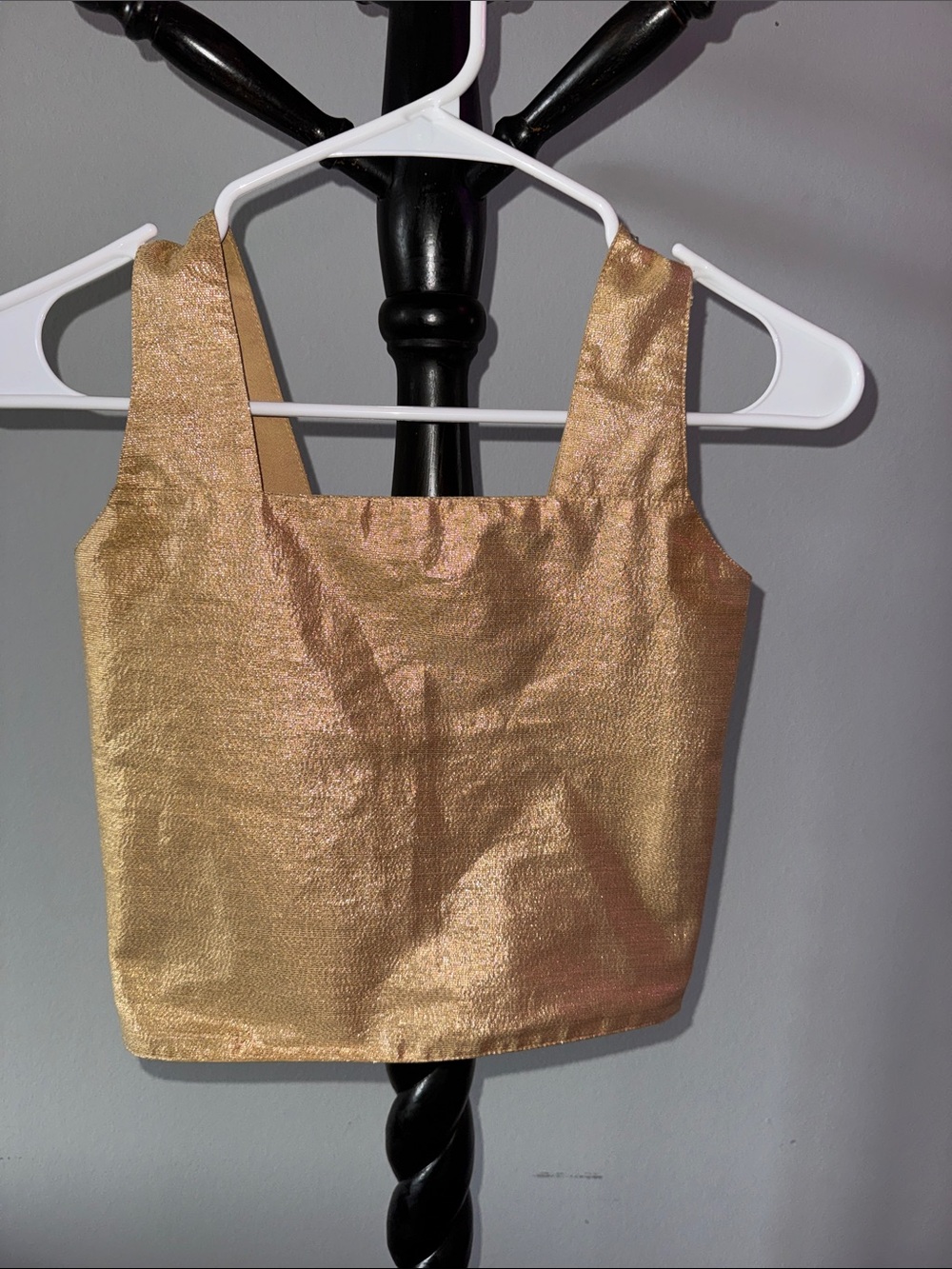 Metallic Gold Square-Neck Crop Tank Top 2.L2